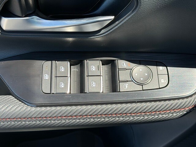 2025 Nissan Kicks SR Image 27 of 31