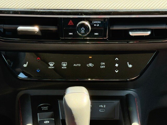 2025 Nissan Kicks SR Image 30 of 31