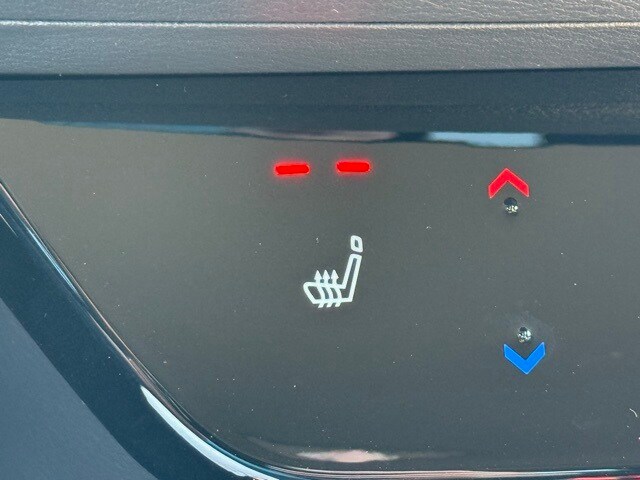 2025 Nissan Kicks SR Image 19 of 31