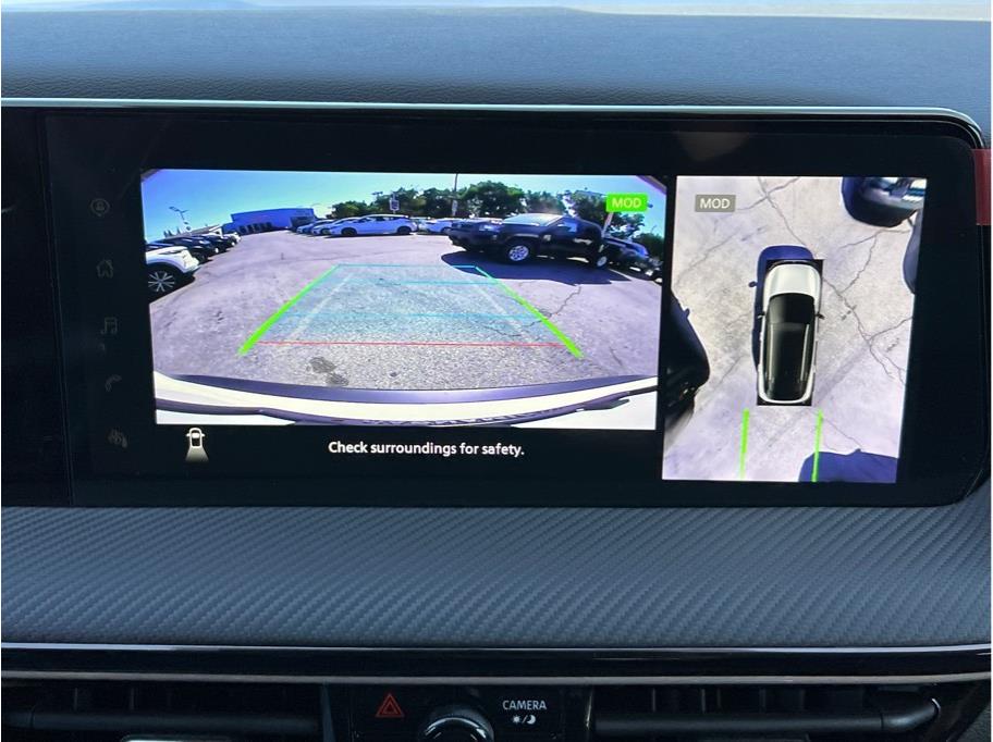 Vehicle image 14 of 23