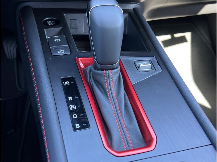 Vehicle image 16 of 23
