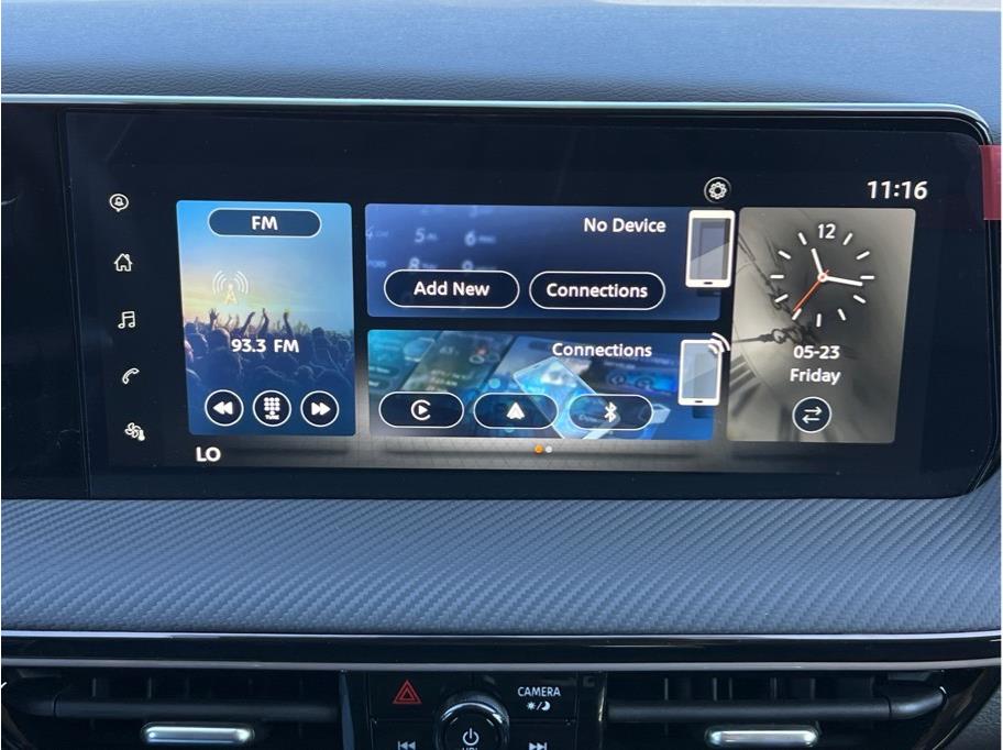 Vehicle image 13 of 23