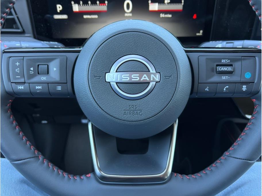 Vehicle image 11 of 23