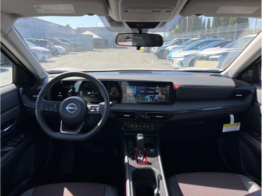 Vehicle image 10 of 23