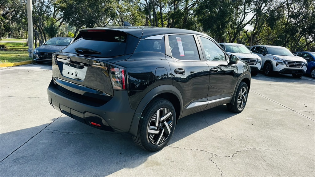Vehicle image 5 of 28
