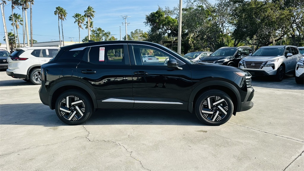 Vehicle image 4 of 28