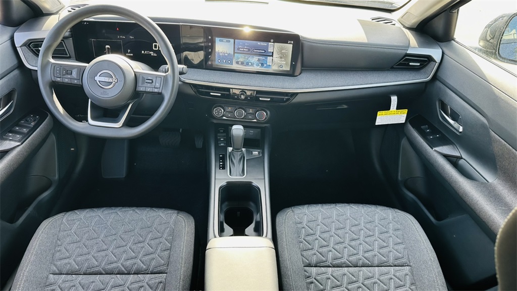 Vehicle image 12 of 28