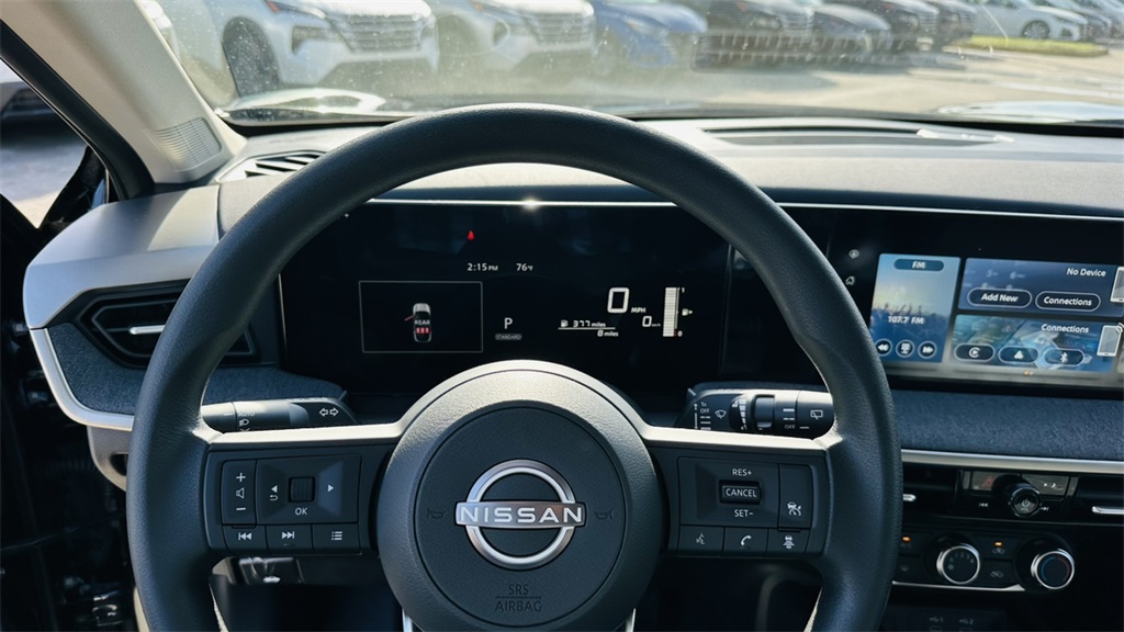 Vehicle image 16 of 28