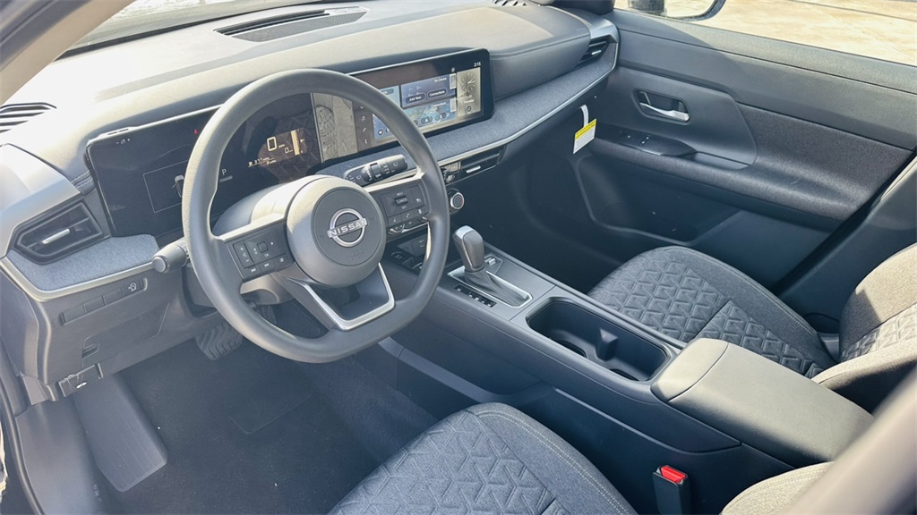 Vehicle image 11 of 28