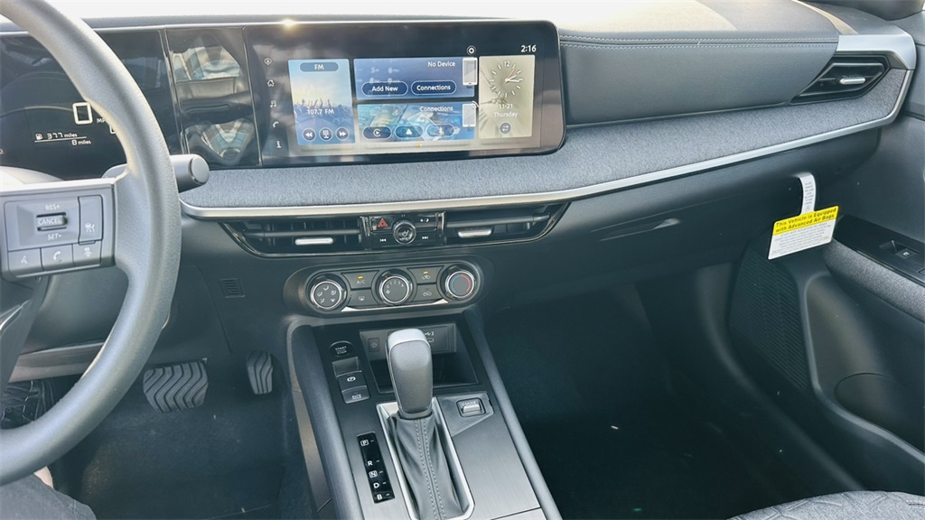 Vehicle image 20 of 28