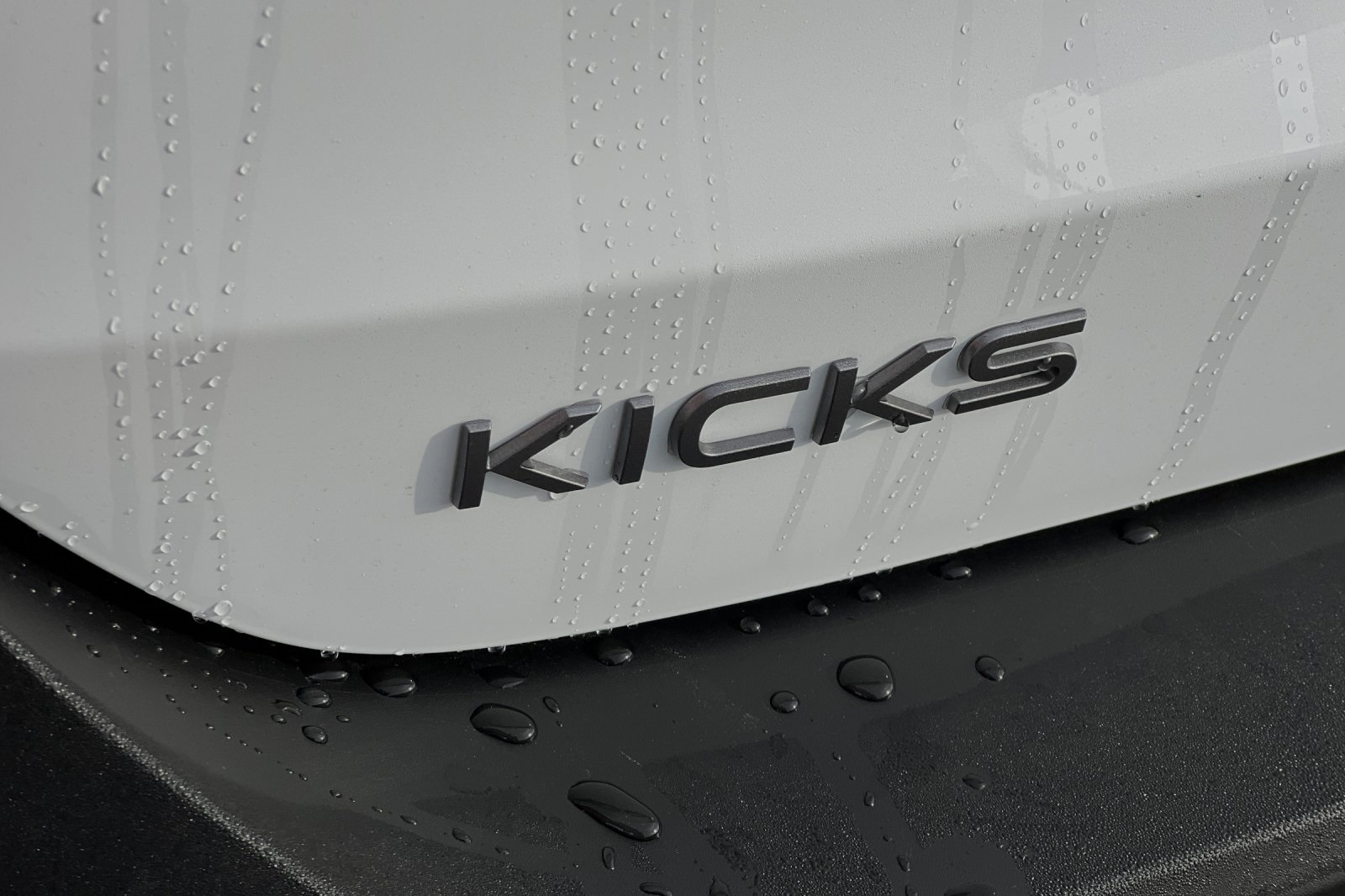Vehicle image 9 of 24
