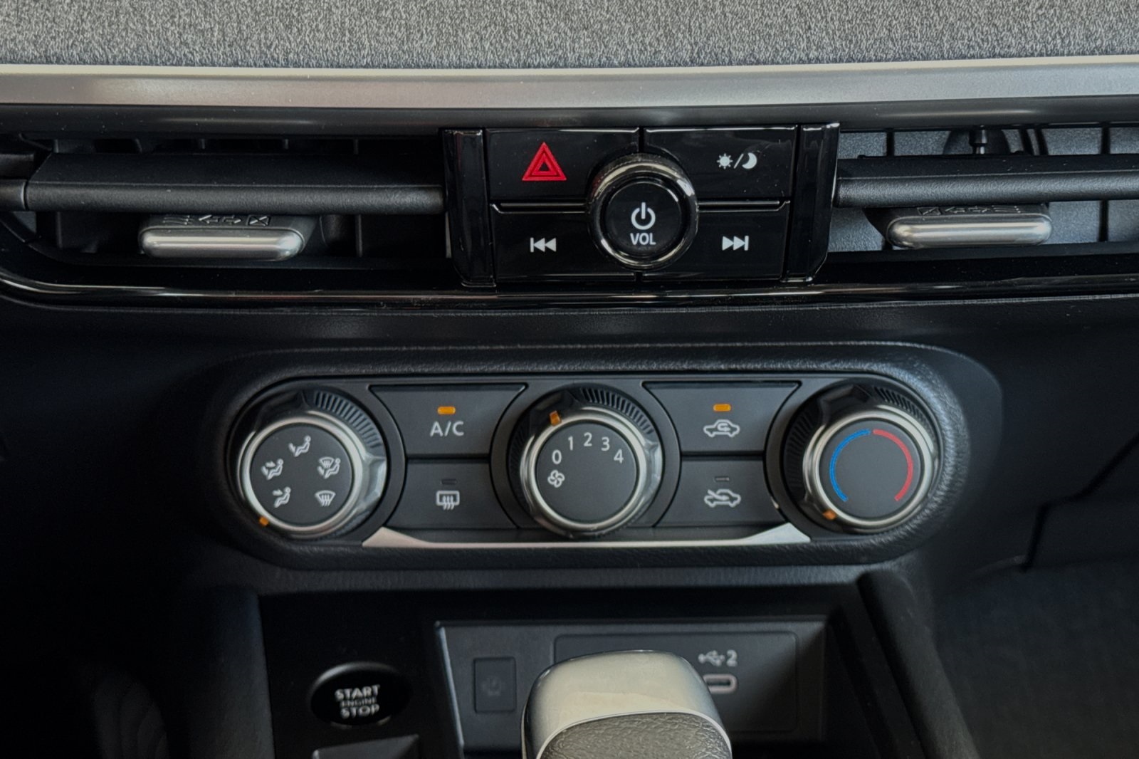 Vehicle image 20 of 24