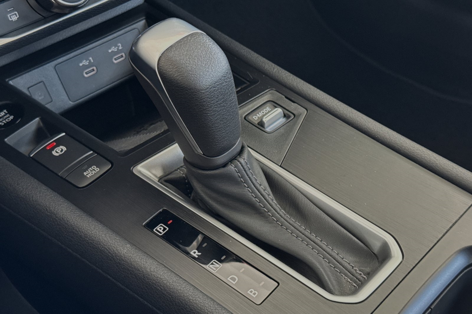 Vehicle image 21 of 24