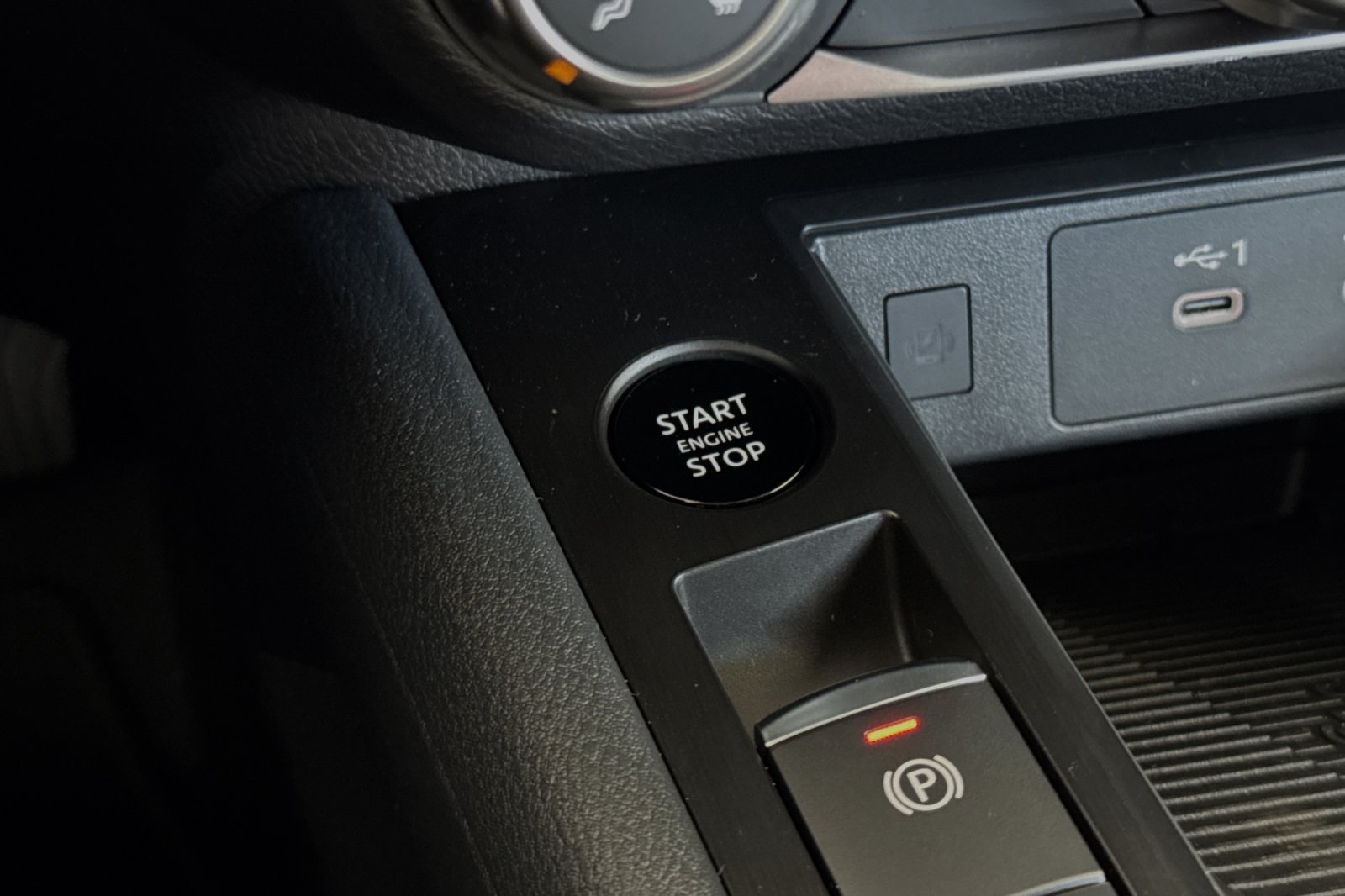 Vehicle image 22 of 24