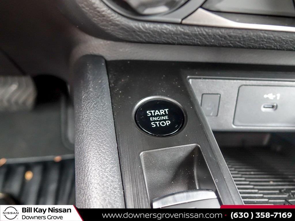 Vehicle image 14 of 19