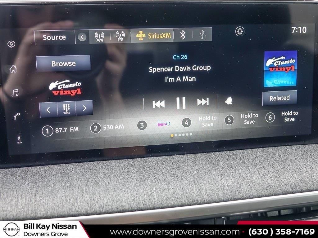 Vehicle image 15 of 19