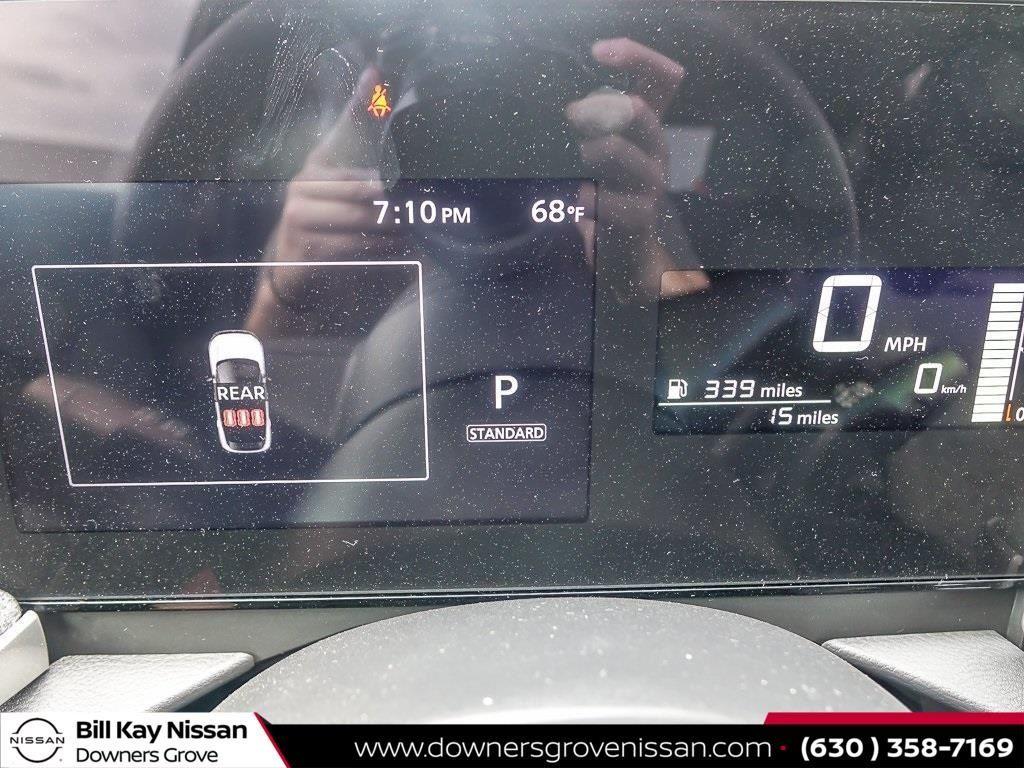 Vehicle image 13 of 19