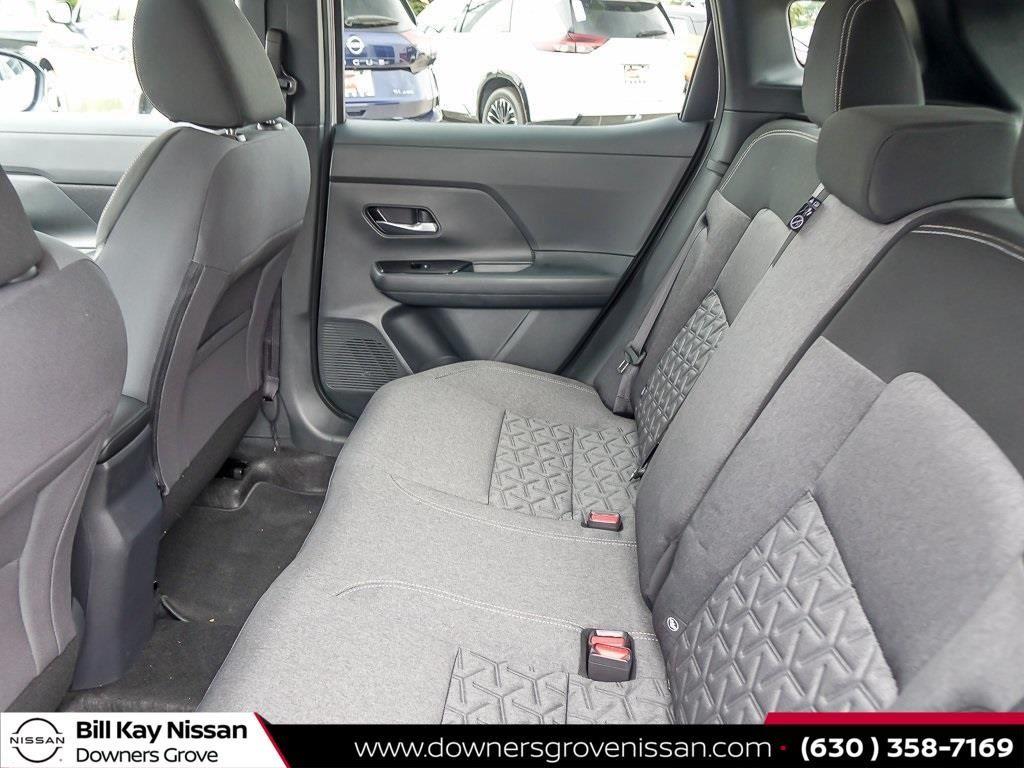 Vehicle image 11 of 19