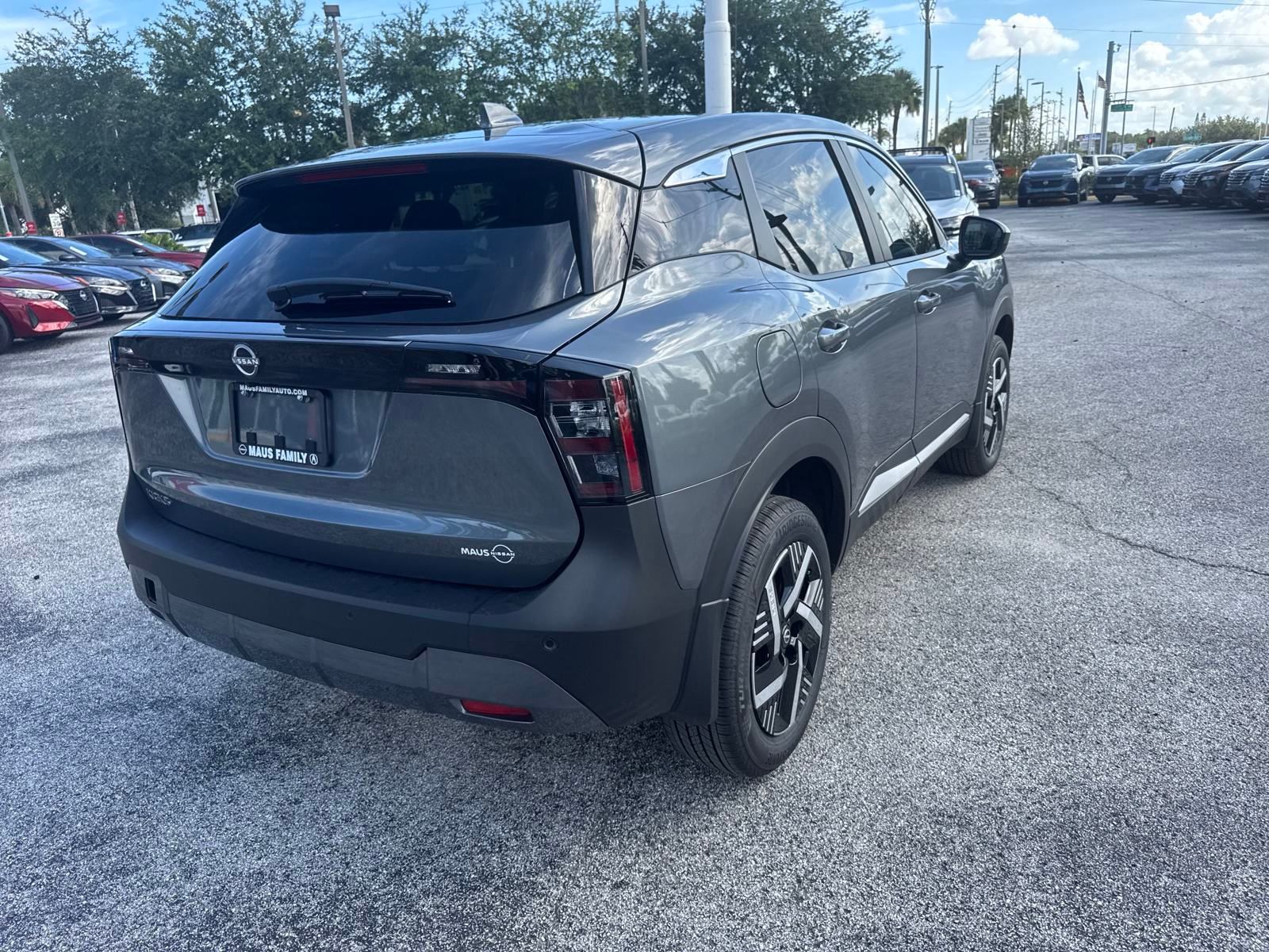 Vehicle image 6 of 23