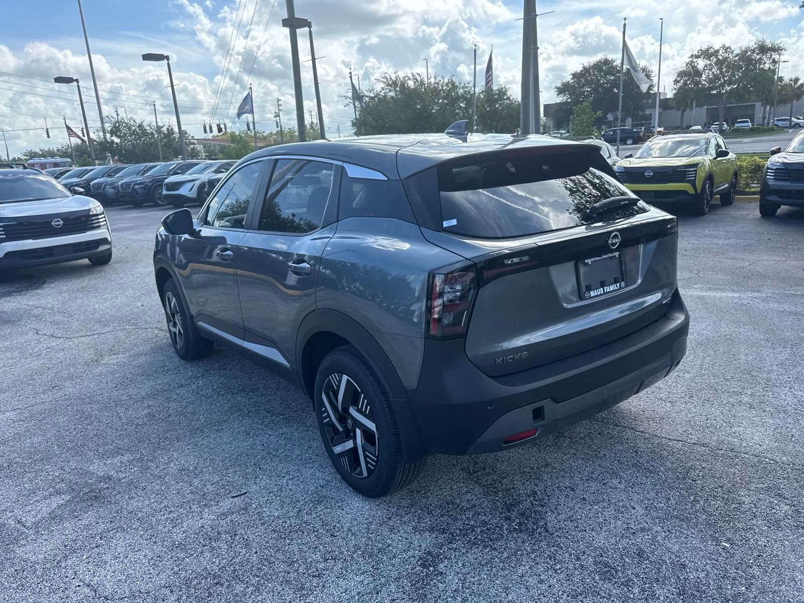 Vehicle image 8 of 23
