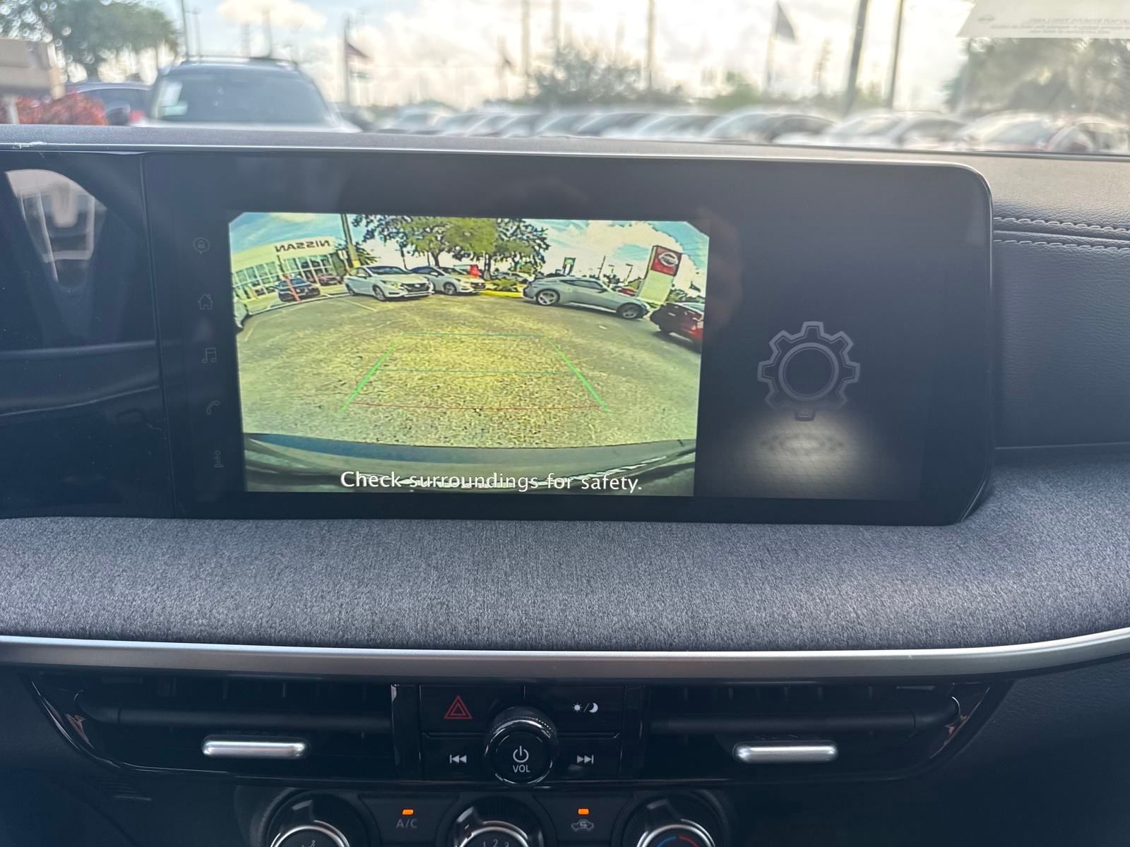 Vehicle image 15 of 23