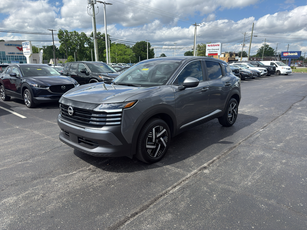 2025 Nissan Kicks SV Image 1 of 30
