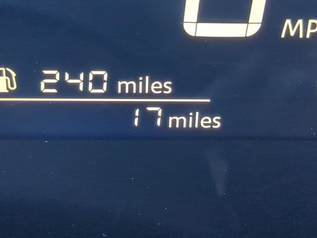 Vehicle image 17 of 29
