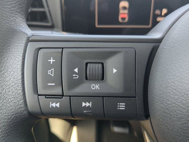 Vehicle image 25 of 29