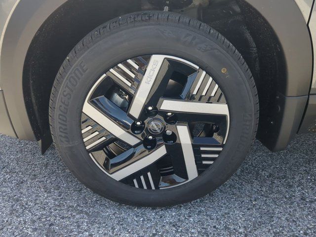 Vehicle image 10 of 29