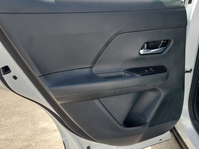 Vehicle image 8 of 30
