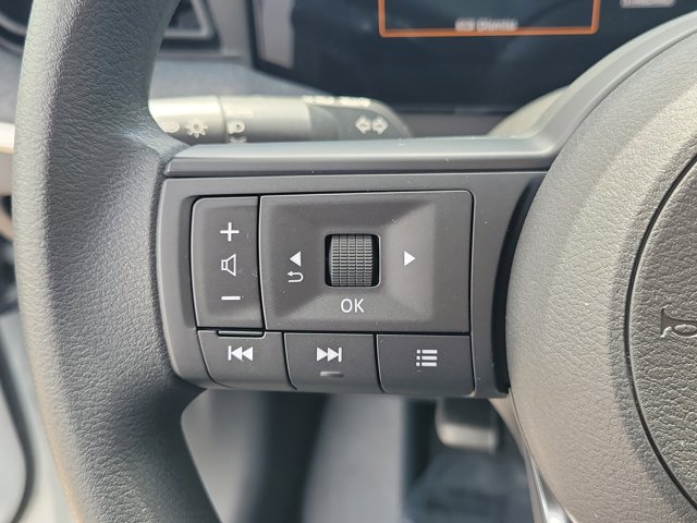 Vehicle image 23 of 30