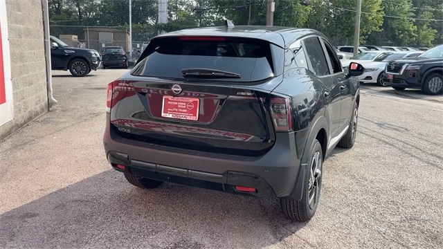 Vehicle image 12 of 22