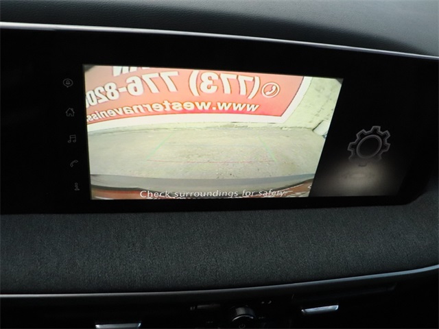 Vehicle image 17 of 22