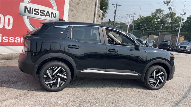Vehicle image 9 of 22
