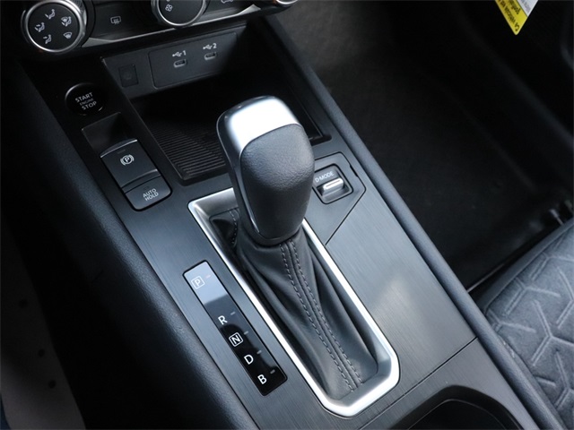 Vehicle image 18 of 22