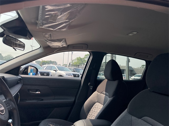 Vehicle image 20 of 22