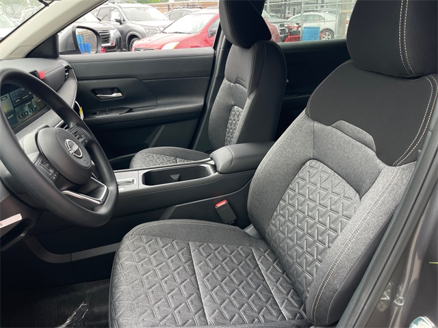 Vehicle image 10 of 20