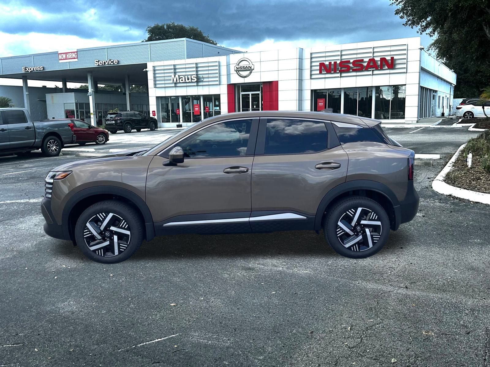 Vehicle image 8 of 19