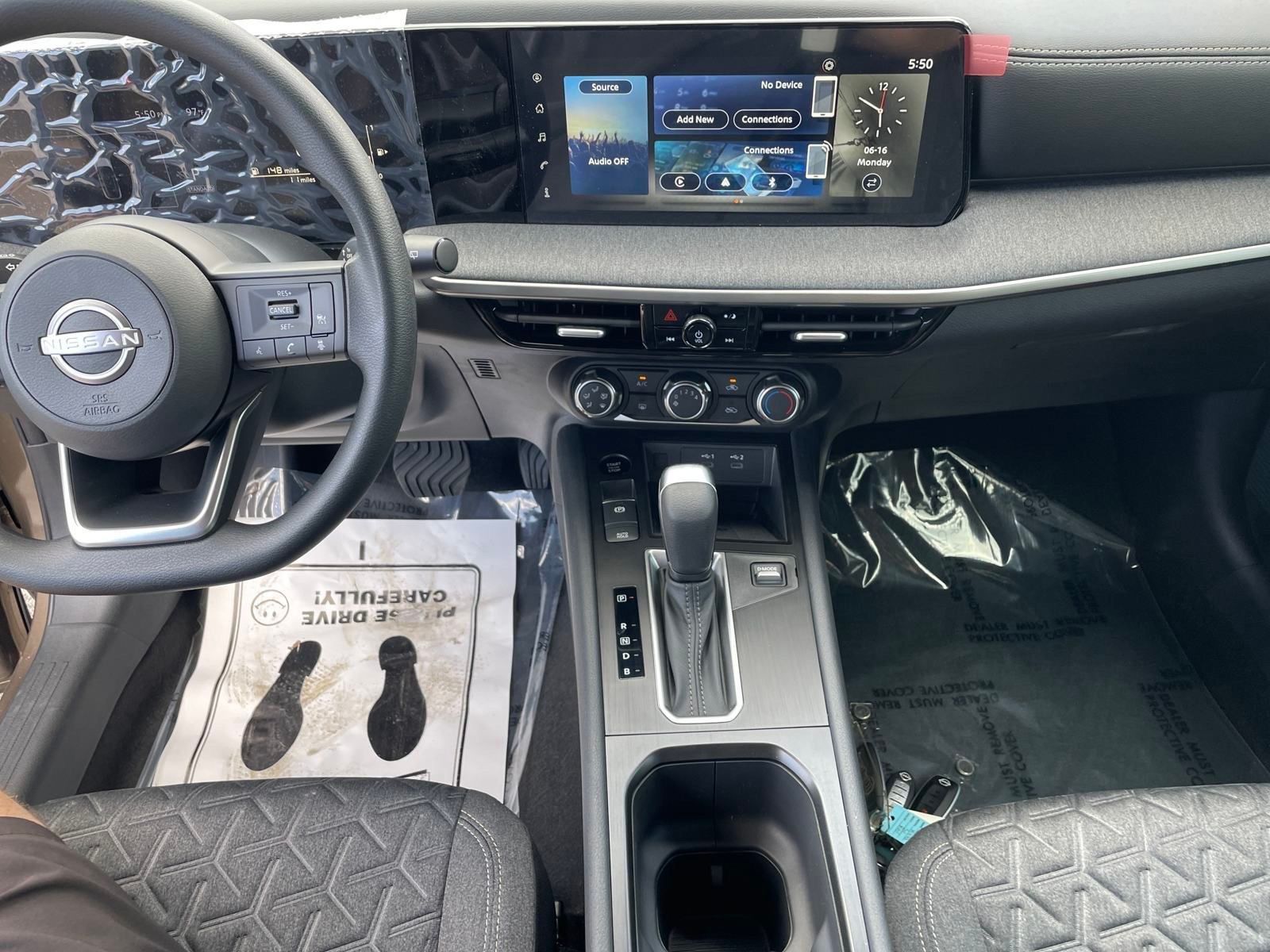 Vehicle image 13 of 19