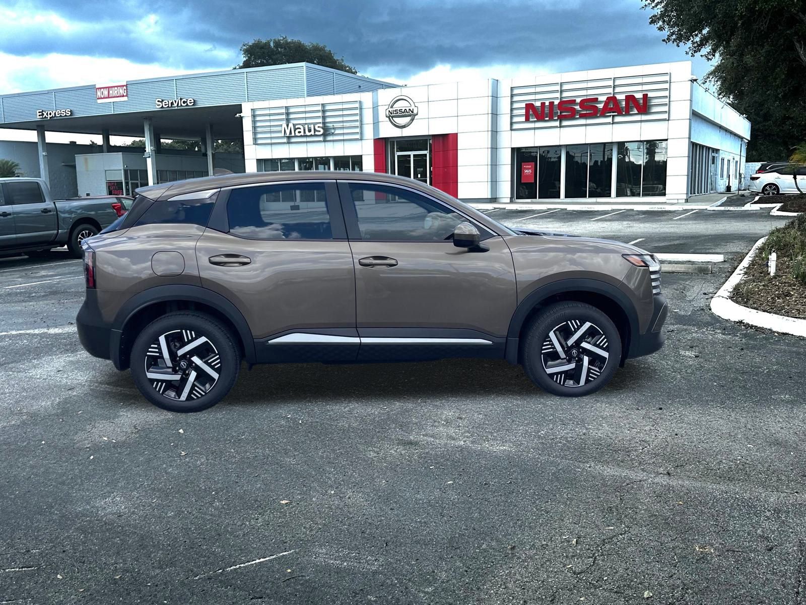 Vehicle image 4 of 19