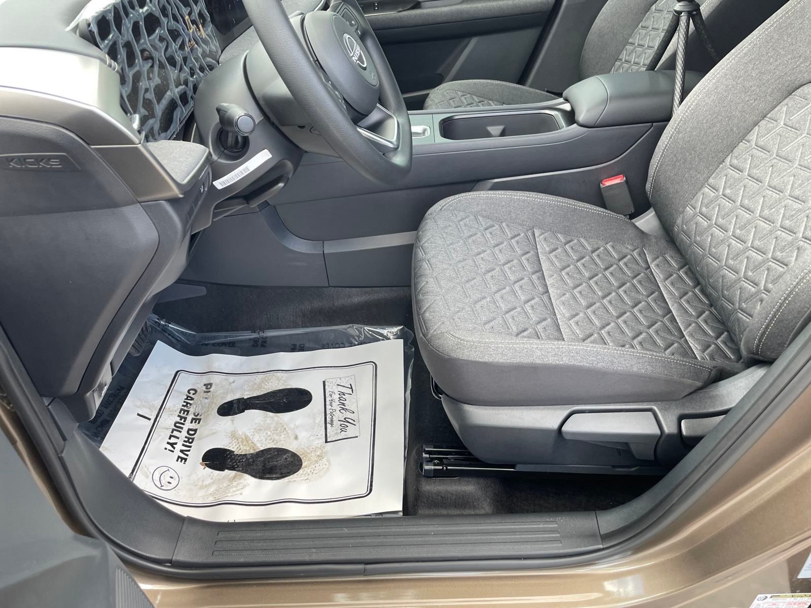 Vehicle image 12 of 19