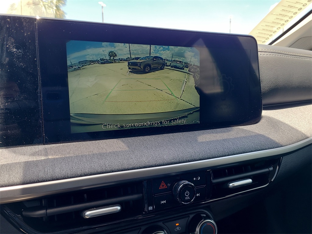 Vehicle image 13 of 16
