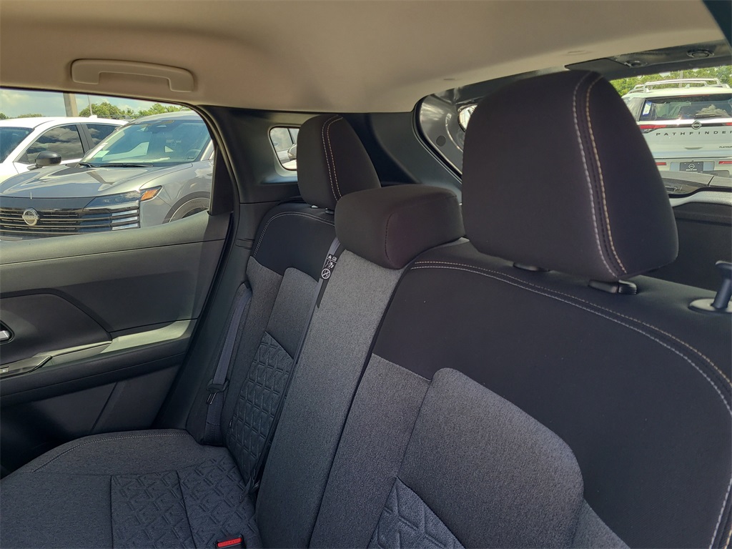 Vehicle image 6 of 16