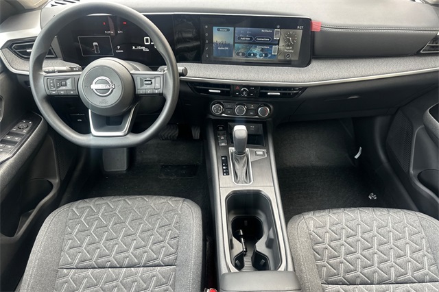 Vehicle image 10 of 27