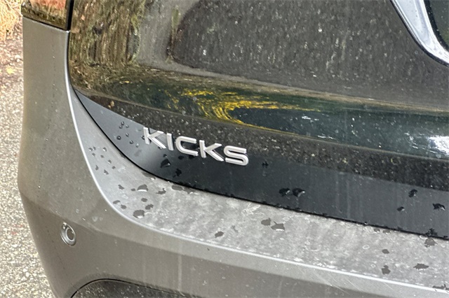 Vehicle image 15 of 27