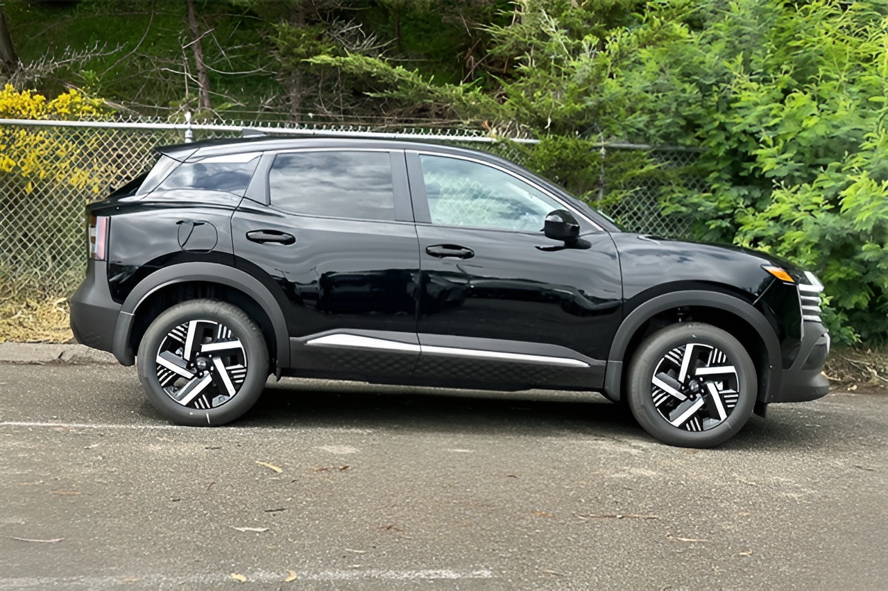 Vehicle image 25 of 27