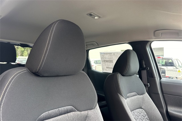 Vehicle image 8 of 27