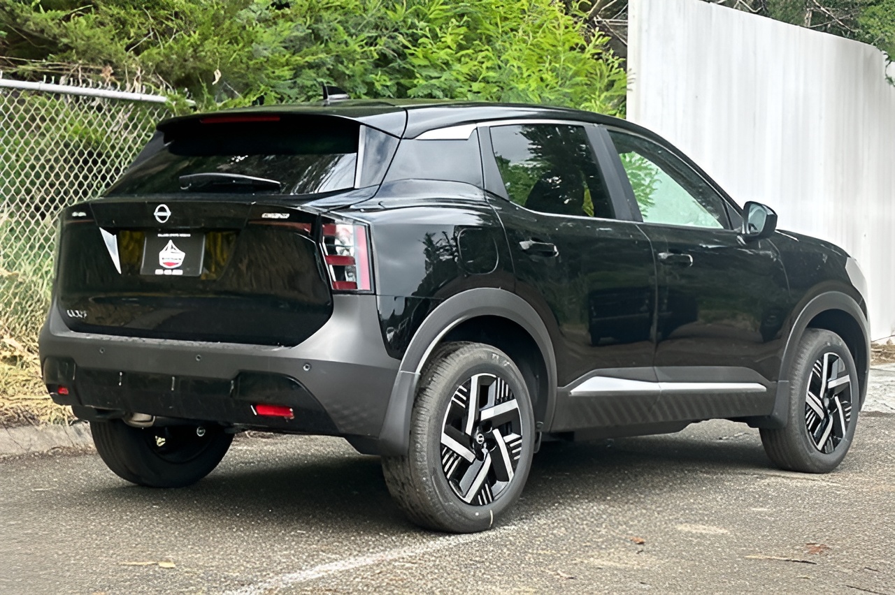 Vehicle image 26 of 27