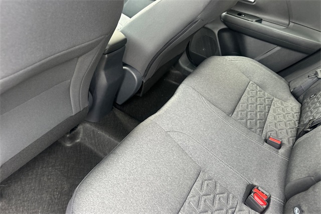 Vehicle image 17 of 27