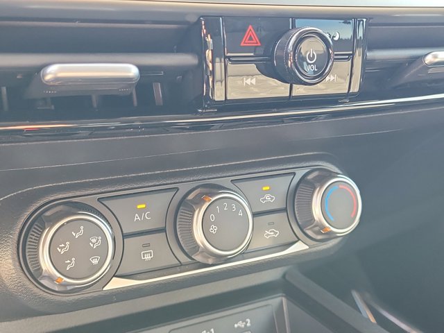 Vehicle image 24 of 30